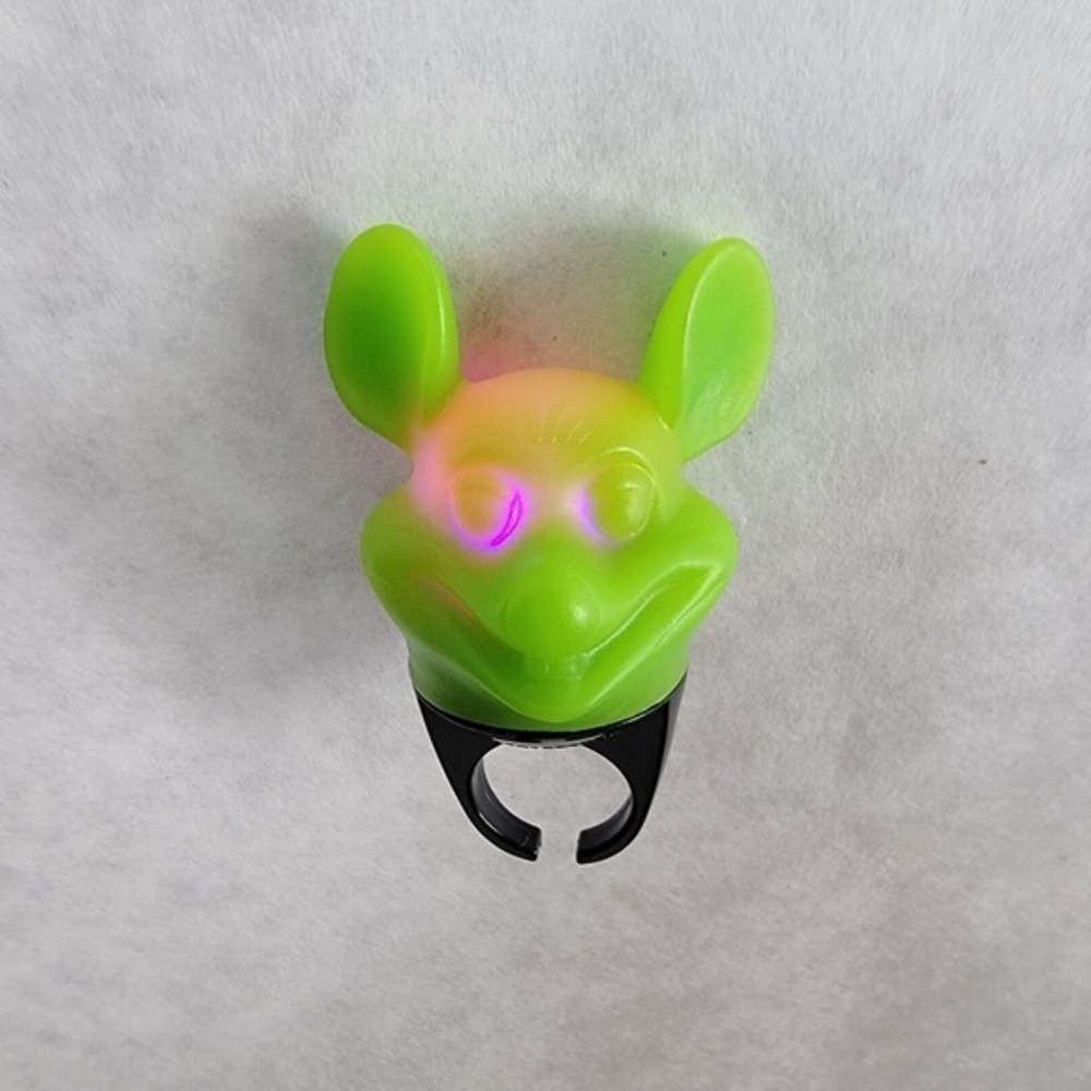 Chuck E Cheese Light-Up Ring –‎ Rare Plastic FLA201508CS Works
